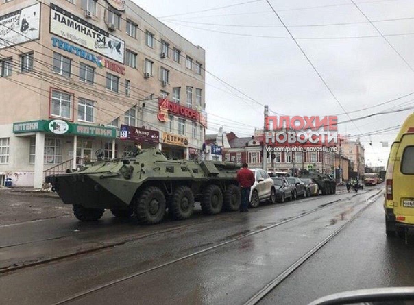Два БТР и четыре легковушки столкнулись в центре Курска 27 февраля Инцидент случился тогда, когда военные